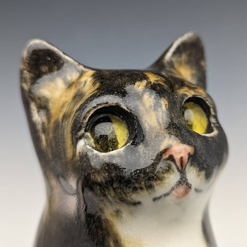 British Winstan Ray Kensington Cat Sabi Cat Pottery Figurine (Size 2)